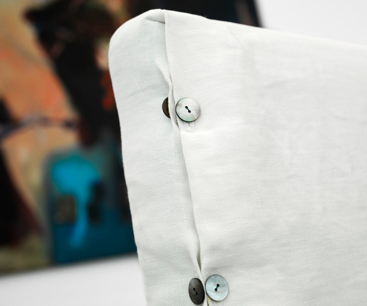 White - immagine 3